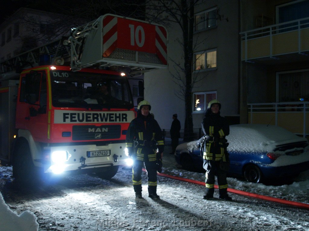Feuer in Kueche Koeln Vingst Homarstr P659.JPG
